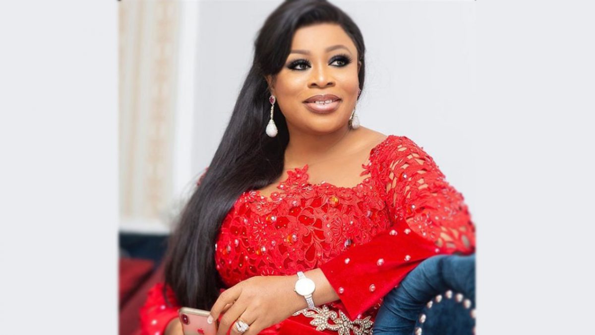 Sinach ends 2020 with thanksgiving