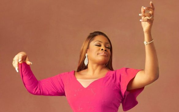 Sinach-book-i-know-who-i-am