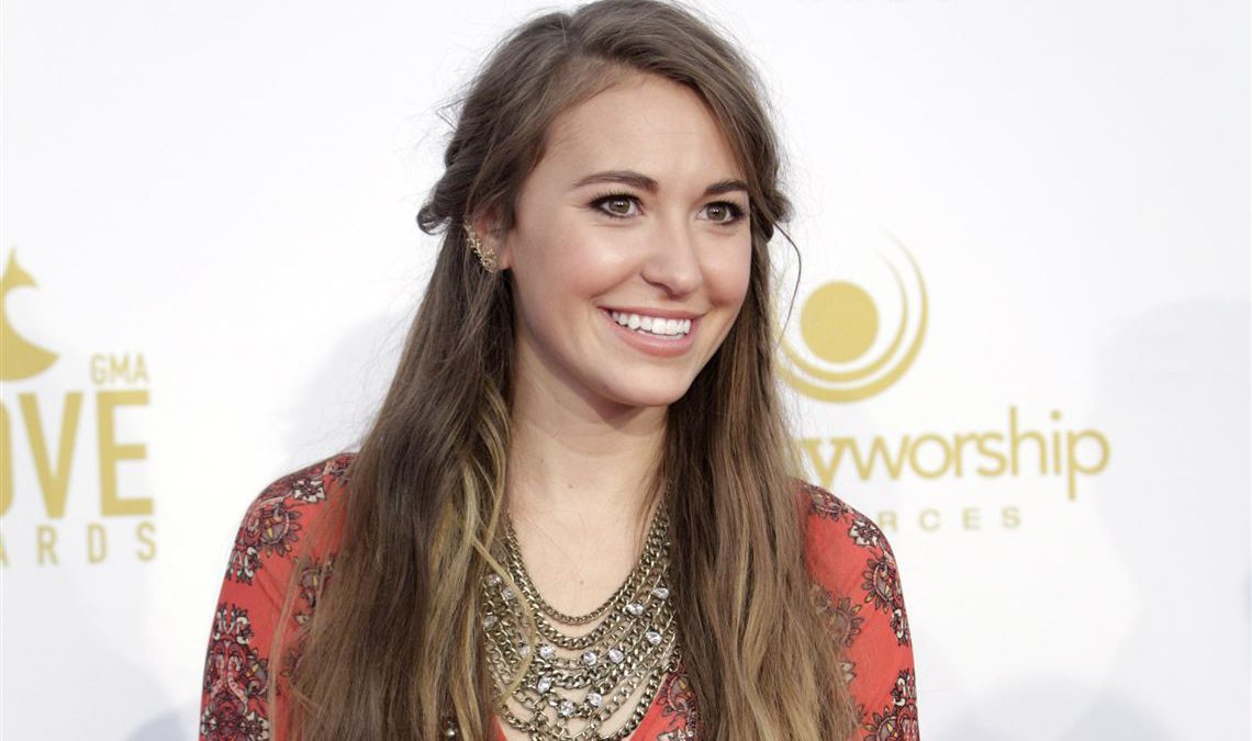 Four years in a row: Lauren Daigle wins at American Music Awards