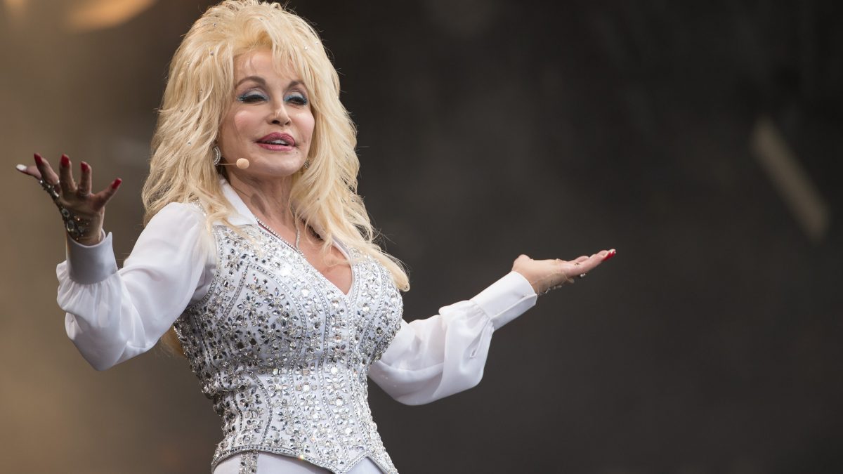 Dolly Parton starts every day with prayers