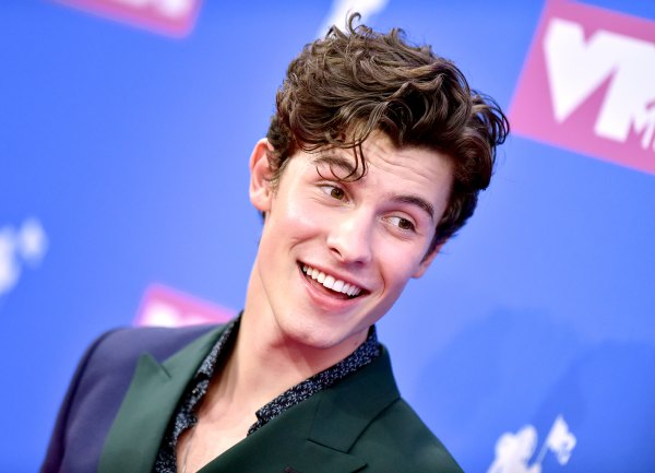 Shawn Mendes: “I am sure there is a God or a higher thing”