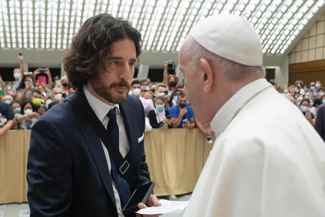 “The Chosen” star meets Pope Francis