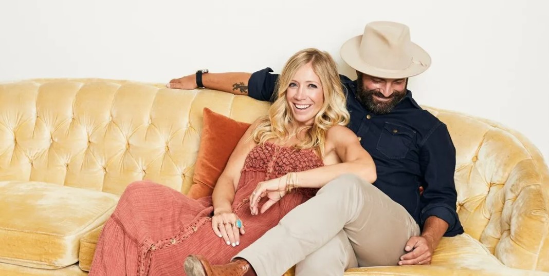 Ellie and Drew Holcomb release EP and go on tour
