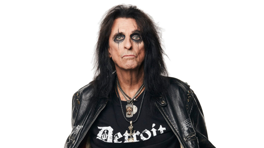 Alice Cooper prays every day: “I believe in Heaven and Hell”
